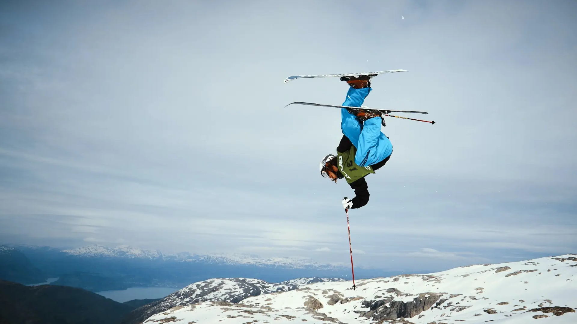 skiier doing an acrobatic flip